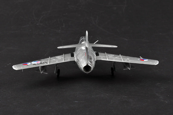 prebuilt 1/72 scale MiG-15 aircraft model 37137