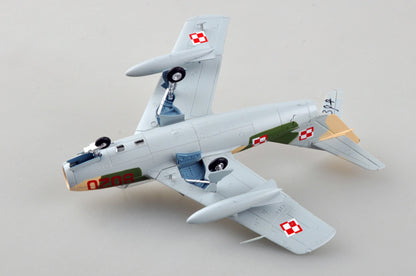 prebuilt 1/72 scale MiG-15 aircraft model 37139