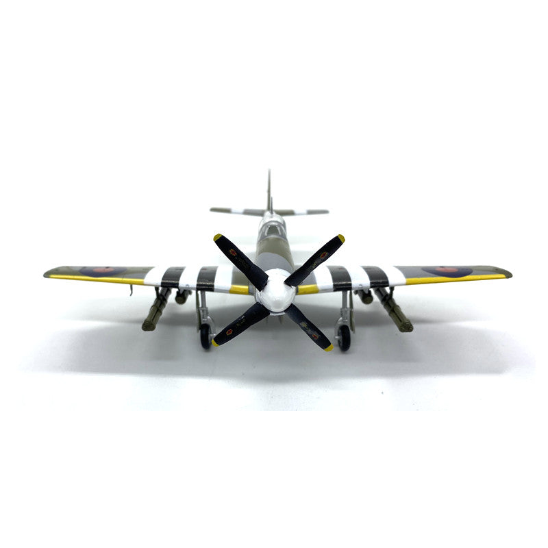 prebuilt 1/72 scale P-51B Mustang aircraft model 36356