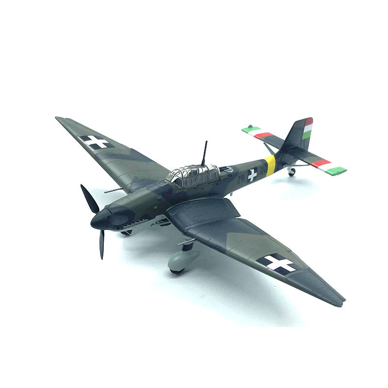 WWII German Ju 87 D-5 Stuka bomber aircraft pre-built 1/72 scale plast –  old boy hobby