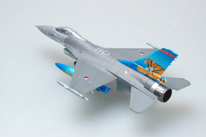 prebuilt 1/72 scale F-16A Fighting Falcon aircraft model 37126