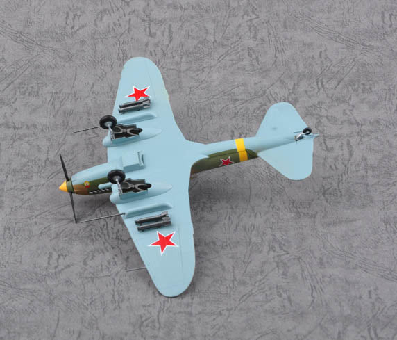 prebuilt 1/72 scale Il-2m3 Shturmovik aircraft model 36413