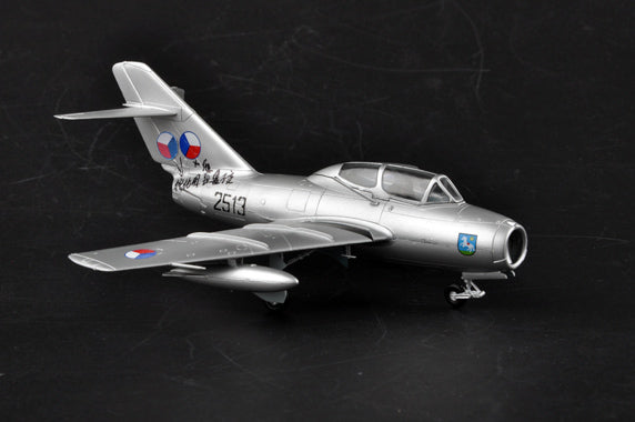 prebuilt 1/72 scale MiG-15 aircraft model 37137