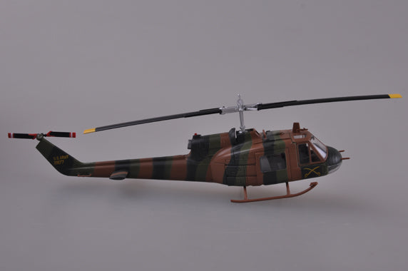 prebuilt 1/72 scale UH-1B Huey US military helicopter model 36910