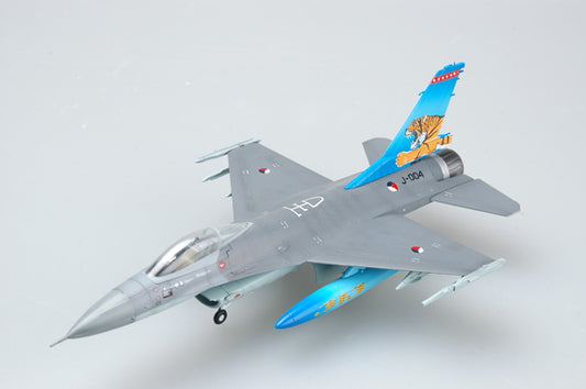 prebuilt 1/72 scale F-16A Fighting Falcon aircraft model 37126