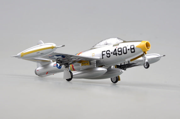 prebuilt 1/72 scale F-84E Thunderjet aircraft model 37105