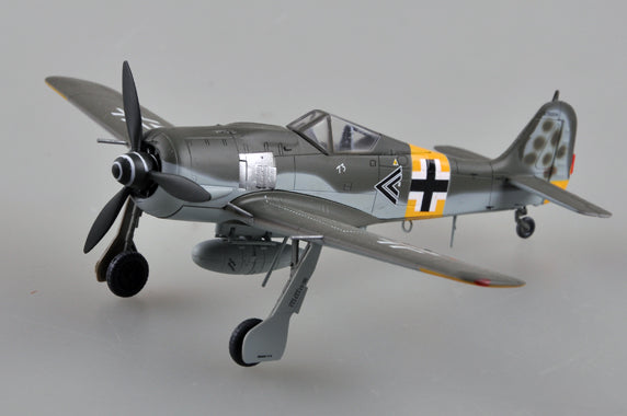 prebuilt 1/72 scale Fw 190 A-6 fighter airplane model 36404