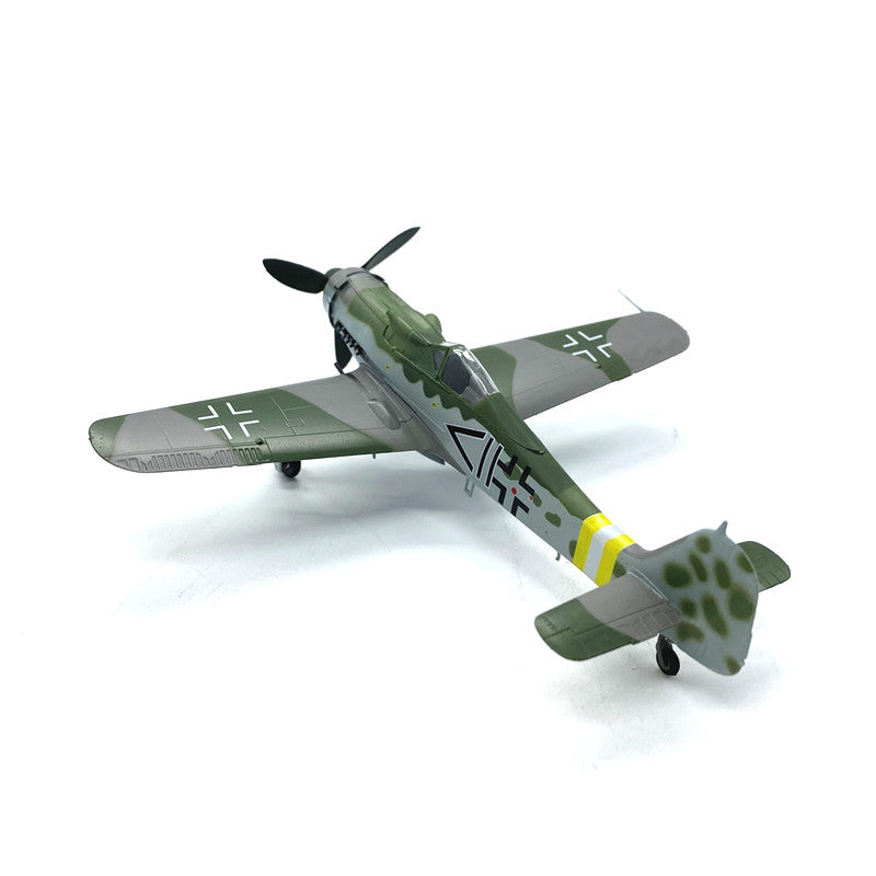 1/72 scale prebuilt Fw 190 D-9 German WWII fighter model 37264