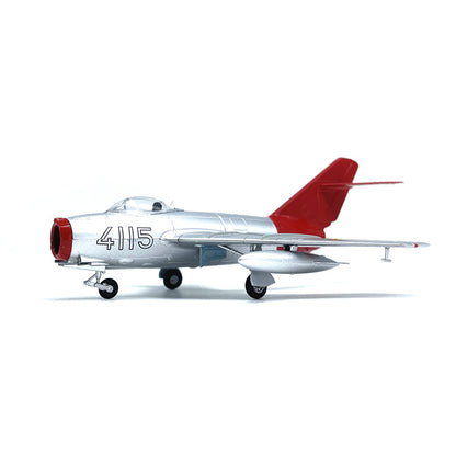 prebuilt 1/72 scale MiG-15 aircraft model 37131