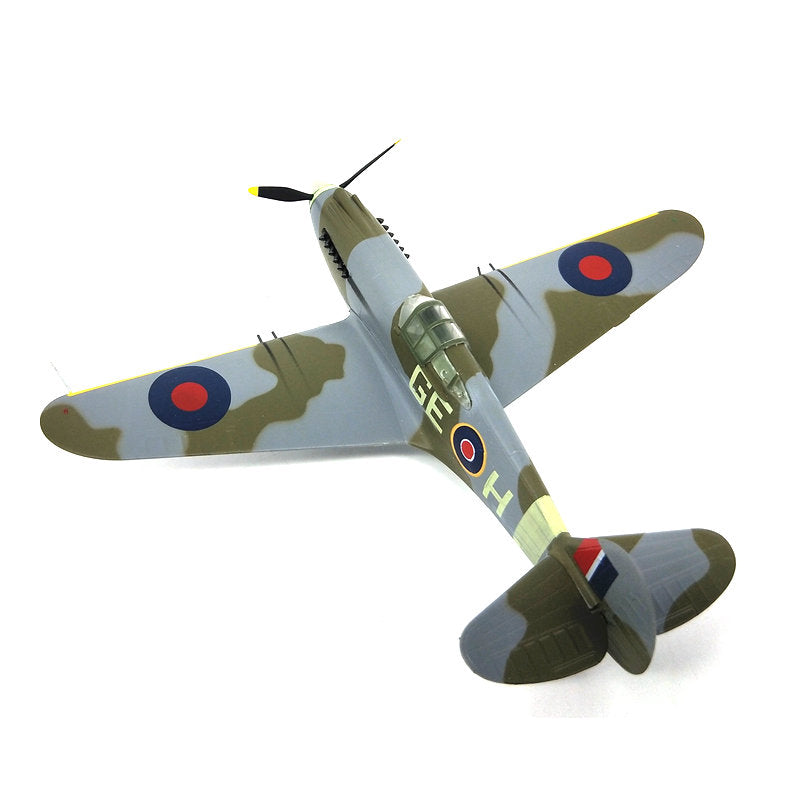 prebuilt 1/72 scale P-40 Warhawk fighter aircraft model 37207