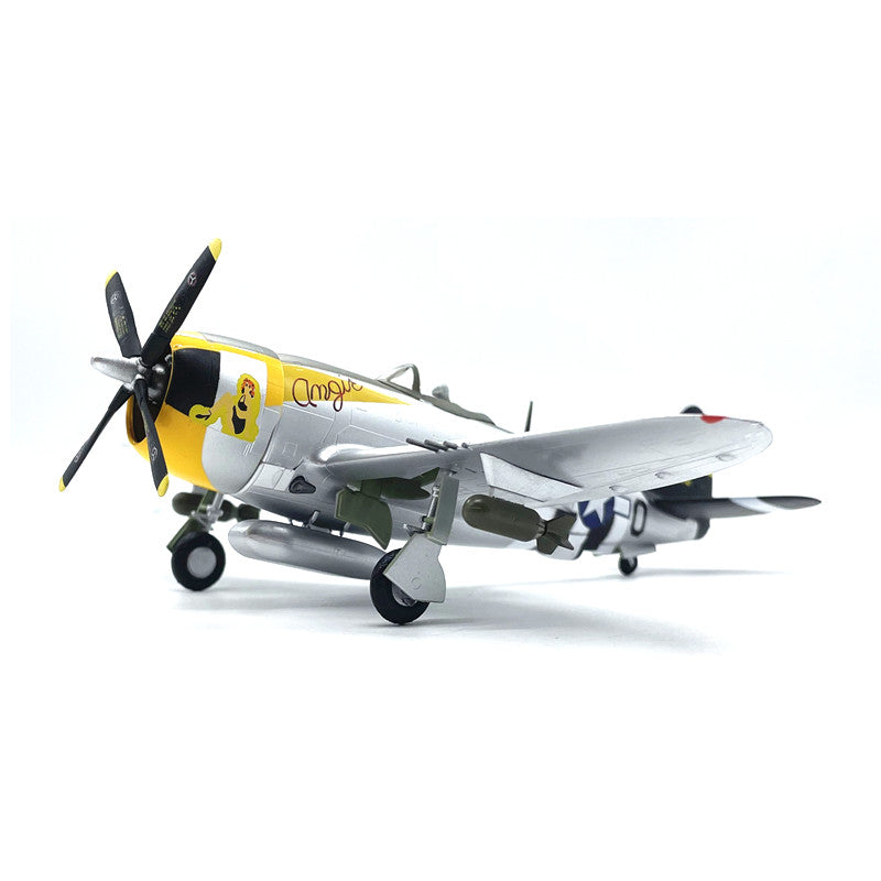 1/72 scale P-47D Thunderbolt WWII fighter aircraft model 37287