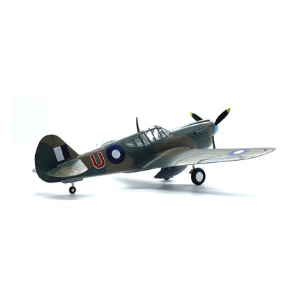 1/72 scale P-40E Tomahawk fighter aircraft model 37271