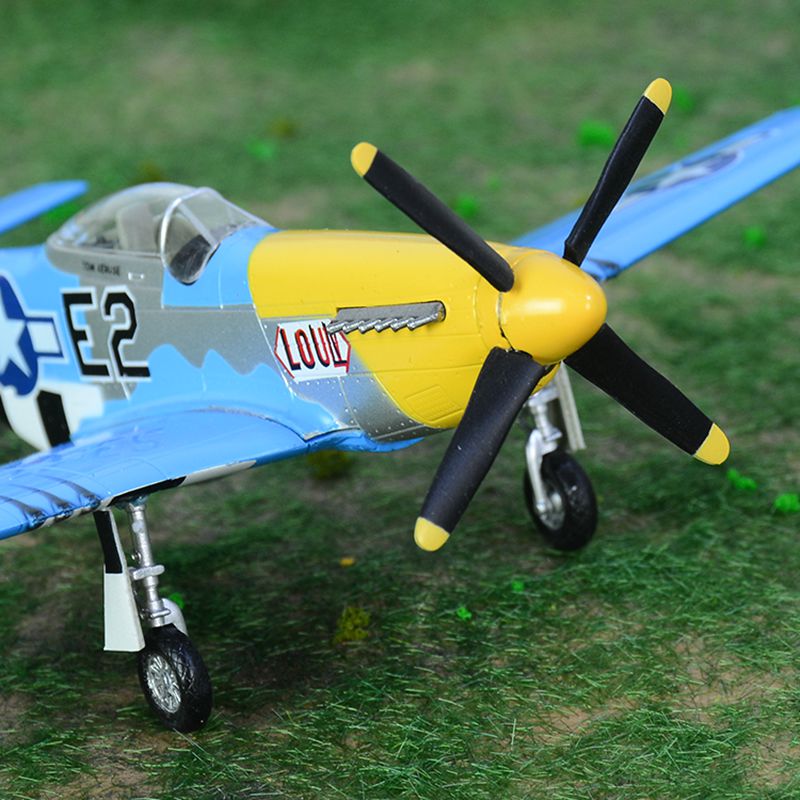 prebuilt 1/72 scale P-51D Mustang airplane model 36301