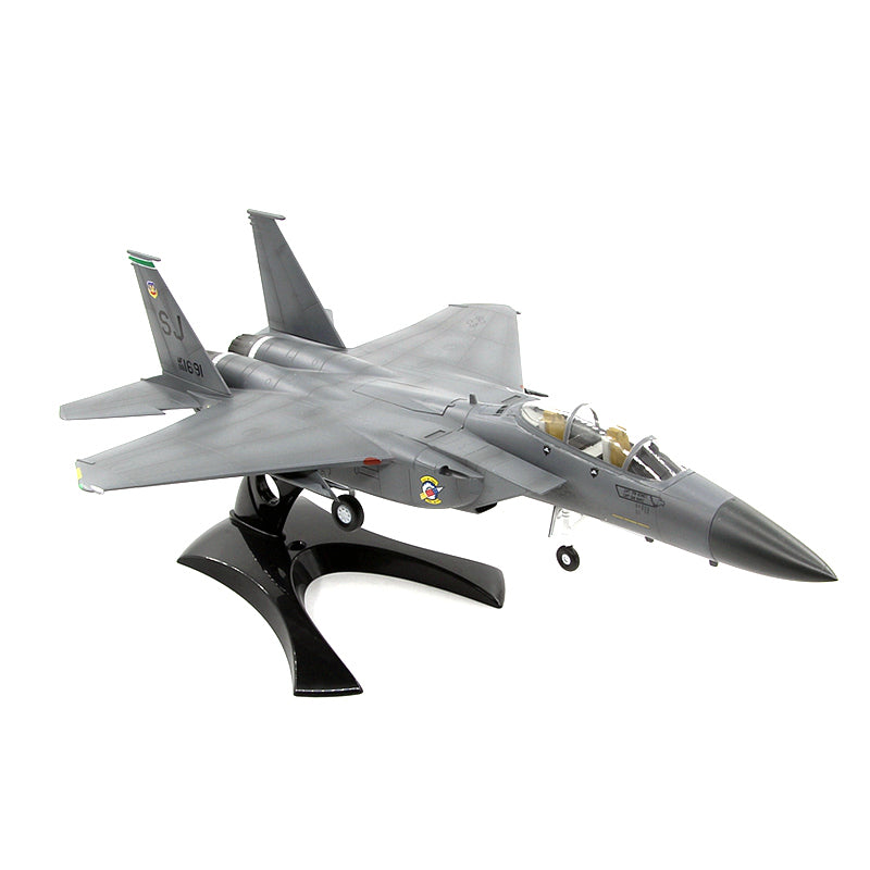 McDonnell Douglas F-15E Eagle fighter pre-built 1/72 scale collectible plastic military aircraft model