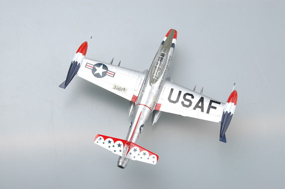 Republic F-84G Thunderjet American turbojet fighter-bomber aircraft  pre-built 1/72 scale plastic collectible military model