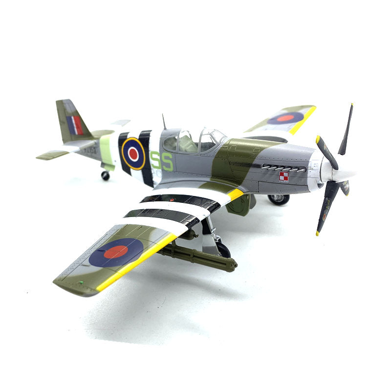 prebuilt 1/72 scale P-51B Mustang aircraft model 36356