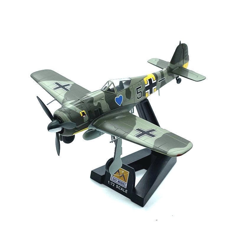 prebuilt 1/72 scale Fw 190 A-6 fighter aircraft model 36402