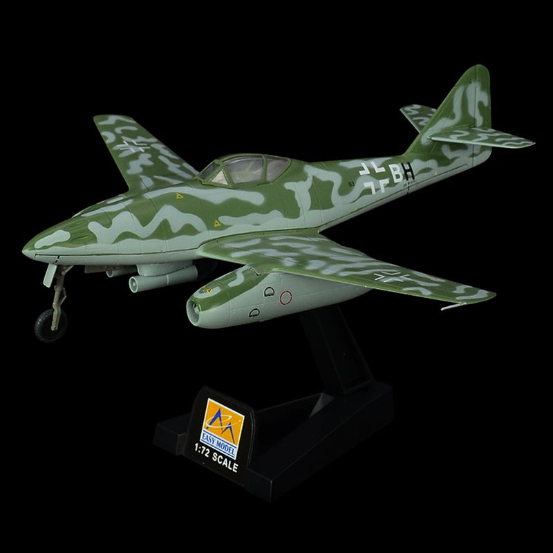 pre-built 1/72 scale Messerschmitt Me 262 aircraft model