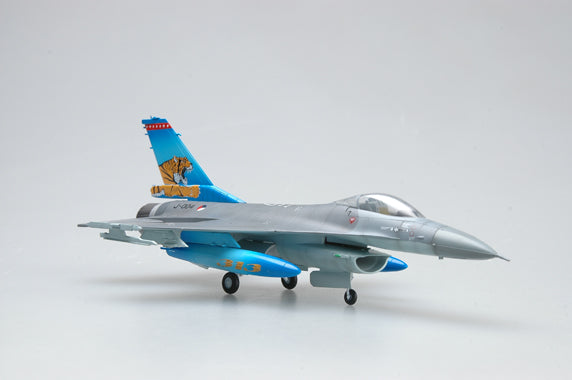 prebuilt 1/72 scale F-16A Fighting Falcon aircraft model 37126