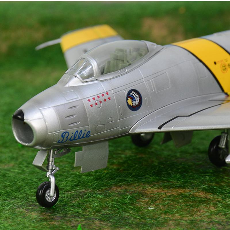 1/72 scale F-86 jet airplane model 37102