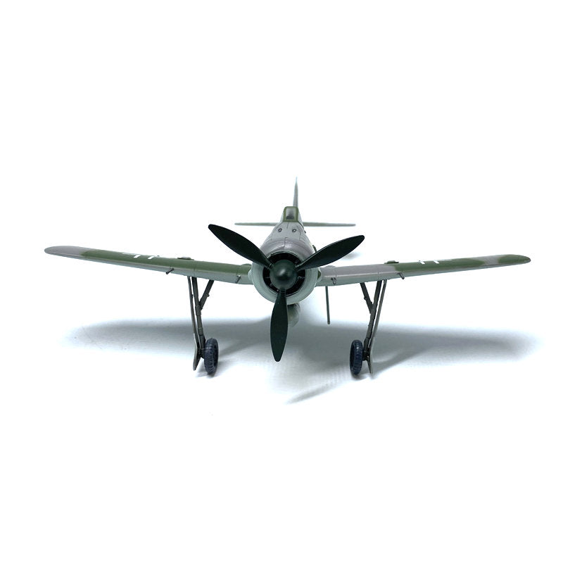 prebuilt 1:72 scale Fw 190 fighter aircraft model 36363