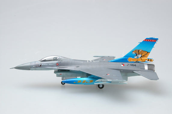 prebuilt 1/72 scale F-16A Fighting Falcon aircraft model 37126