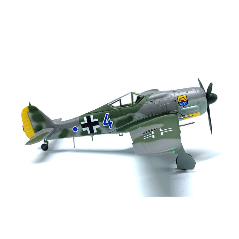 prebuilt 1:72 scale Fw 190 fighter aircraft model 36363