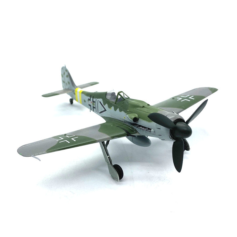 1/72 scale prebuilt Fw 190 D-9 German WWII fighter model 37264