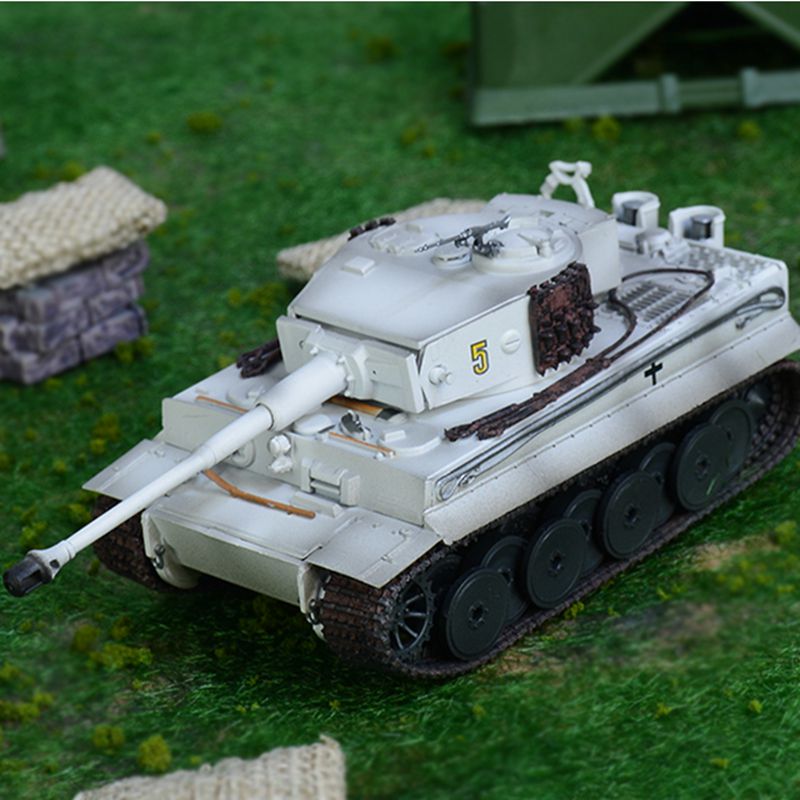 pre-painted plastic model 36214 Tiger I tank