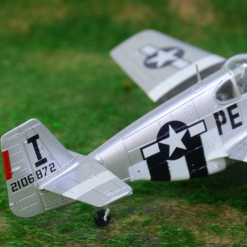 prebuilt 1/72 scale P-51B Mustang fighter aircraft model 36355