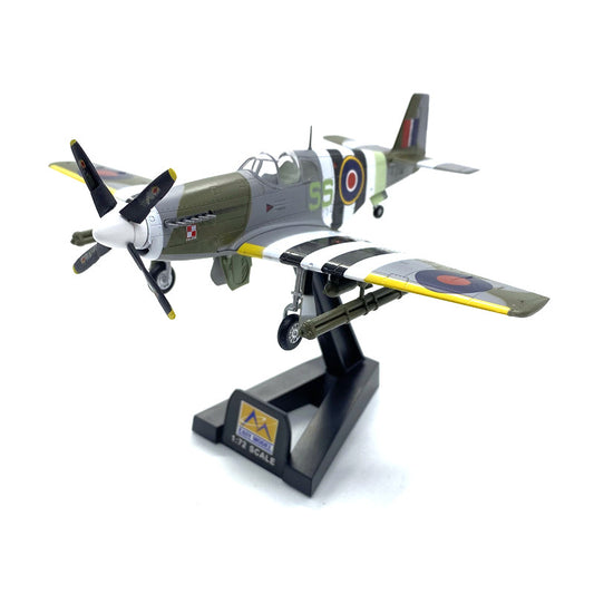 prebuilt 1/72 scale P-51B Mustang aircraft model 36356