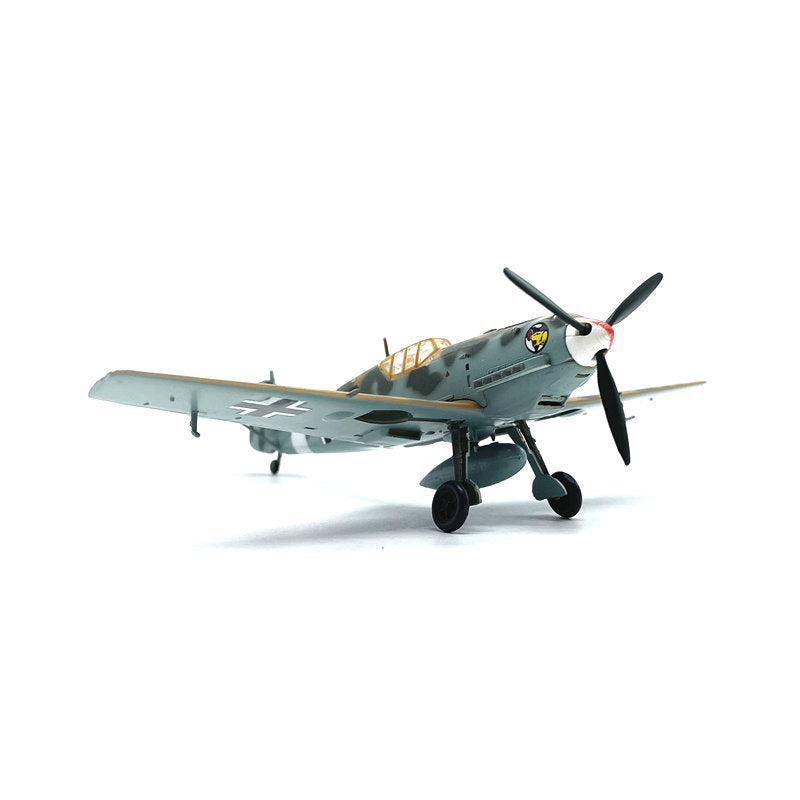 1/72 scale prebuilt Bf 109E-7 fighter aircraft model 37277