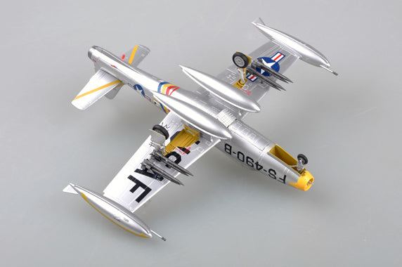 prebuilt 1/72 scale F-84E Thunderjet aircraft model 37105