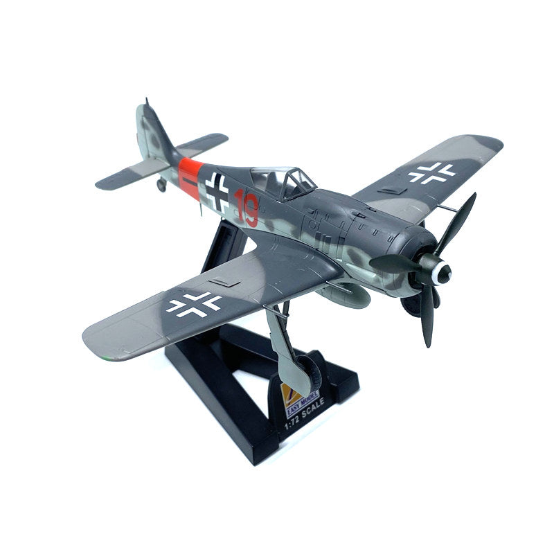 prebuilt 1/72 scale Fw 190 A-9 German WWII fighter model 36361