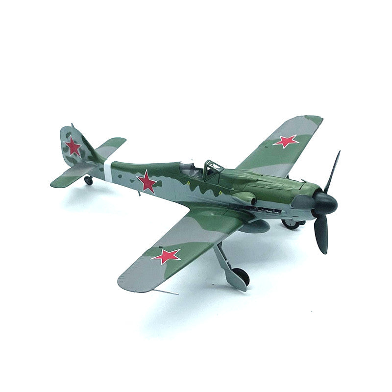 1/72 scale prebuilt Fw 190 D-9 German fighter airplane model 37263