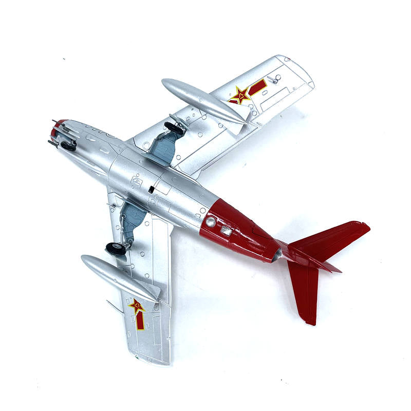 prebuilt 1/72 scale MiG-15 aircraft model 37131