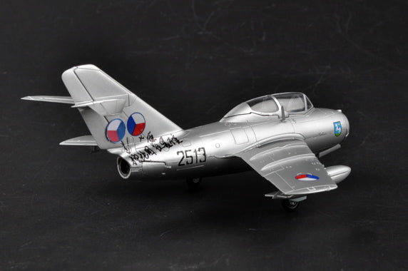 prebuilt 1/72 scale MiG-15 aircraft model 37137