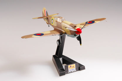 prebuilt 1/72 scale P-40 Warhawk fighter aircraft model 37208