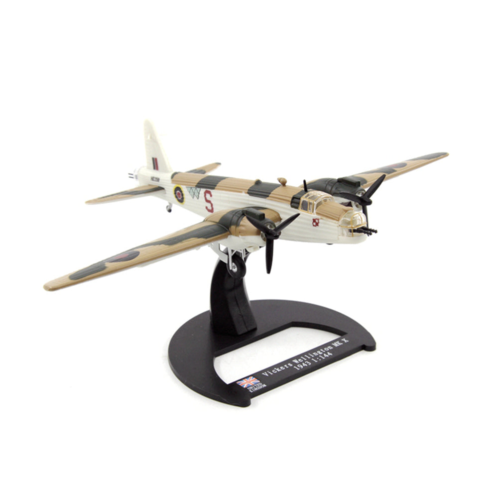 1/144 scale diecast Wellington aircraft model