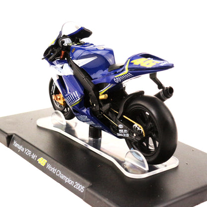 Yamaha YZR-M1 46 World Champion 2005 1/18 Scale Diecast Metal Motorcycle Collectible Model